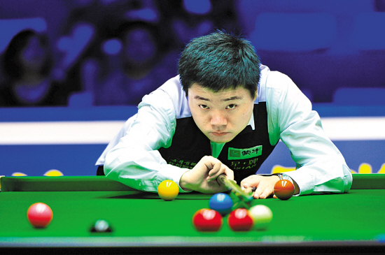 她不断通过 她不断通过