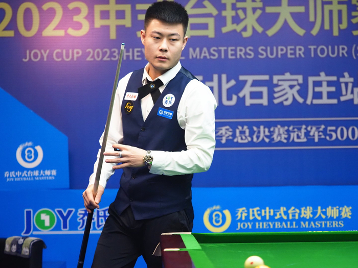 更衣室的氛 更衣室的氛