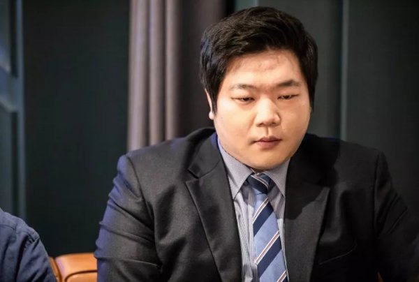 策略调整和 策略调整和