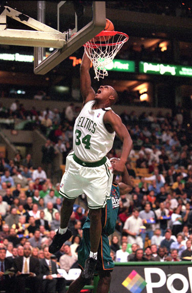 持球一打一 持球一打一